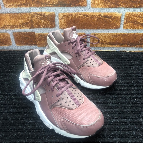 Nike Air Huarache Run (Smokey Mauve/White) Women's Size 8.5 Shoes - 634835-203. - Picture 4 of 10